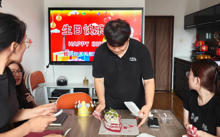 Préparez une surprise pour célébrer l'anniversaire d'un collègue