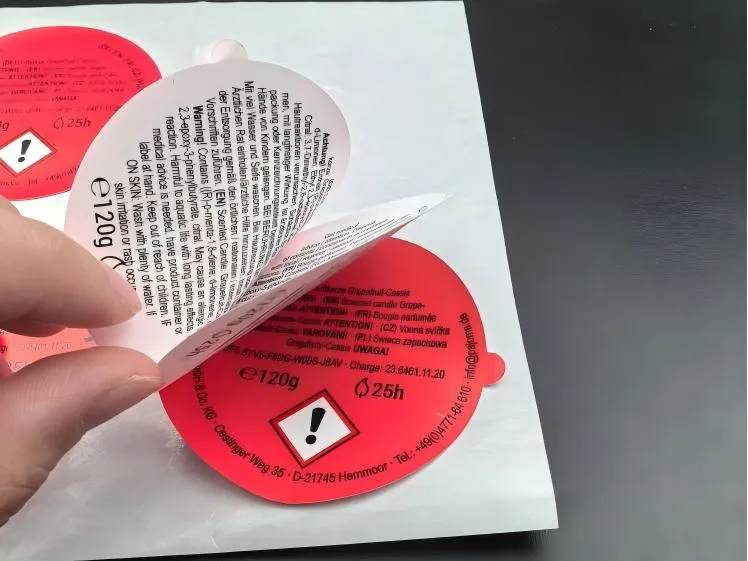 Un client polonais commande un emballage et une expédition d'étiquettes multicouches