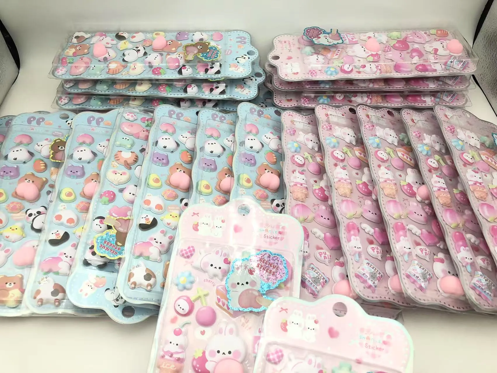 Excellente nouvelle concernant les autocollants anti-stress de JOJO Pack aujourd'hui !