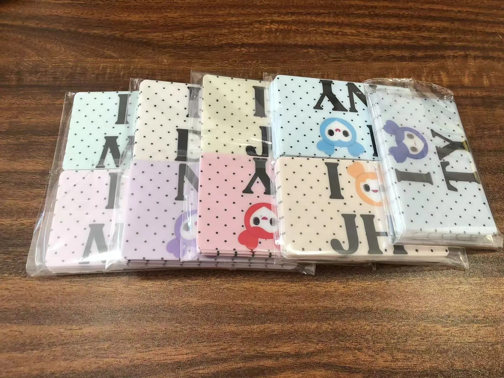 JOJO Pack expédie des autocollants de couverture de carte de crédit aux clients américains