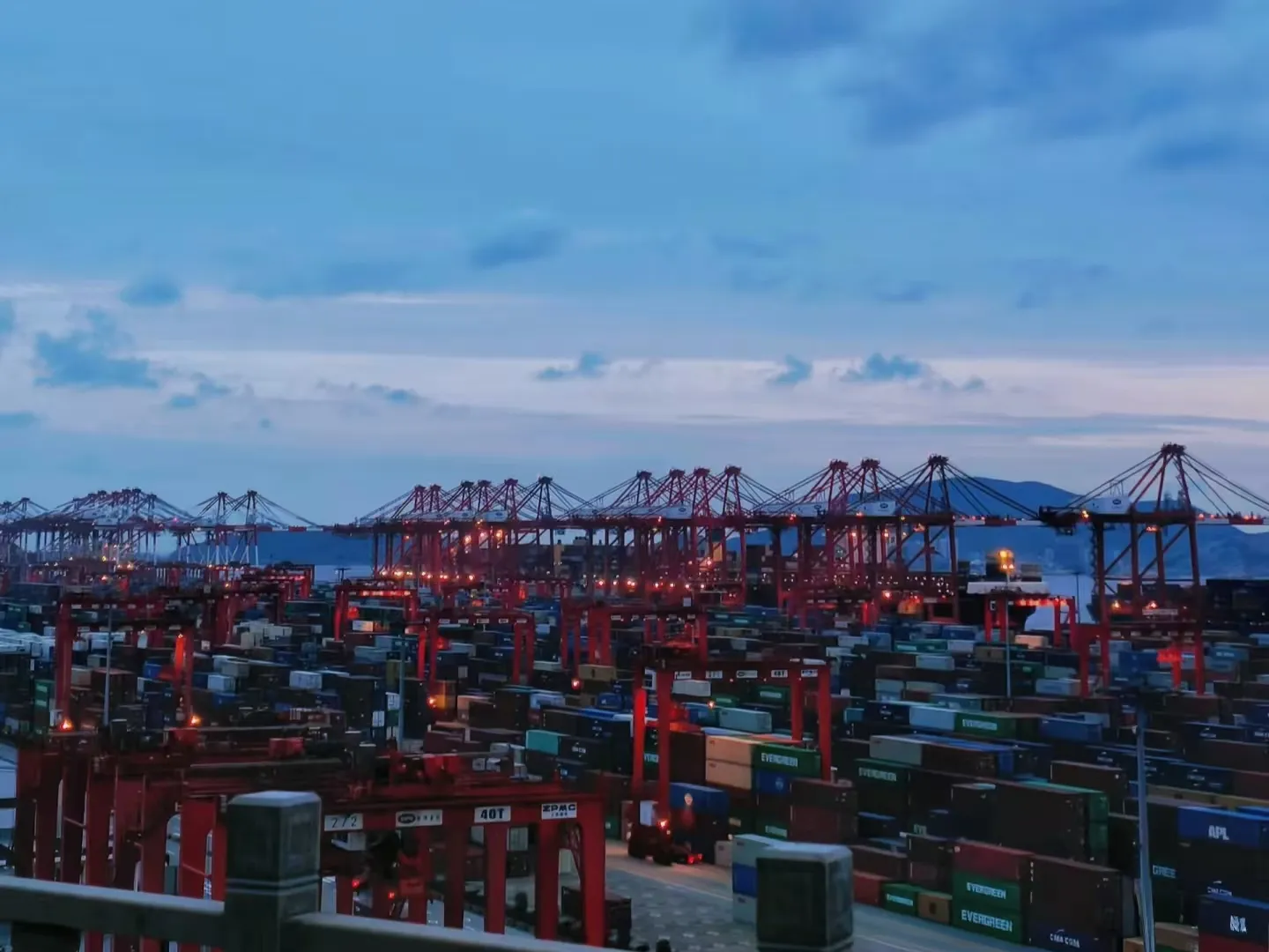 La valeur totale du commerce d'importation et d'exportation de la Chine a atteint 41 210 milliards de yuans.