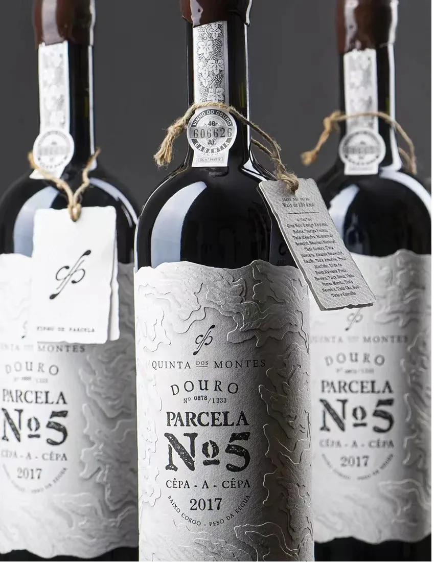 Étiquette de bouteille de vin